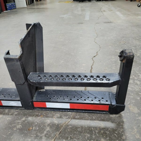 Utility Trailer Rear Impact Guard, Horizontal ICC Bumper, Standard 7", Dock Lock Notch w/Step Weld-On (04-1900-0-124) - Image 2