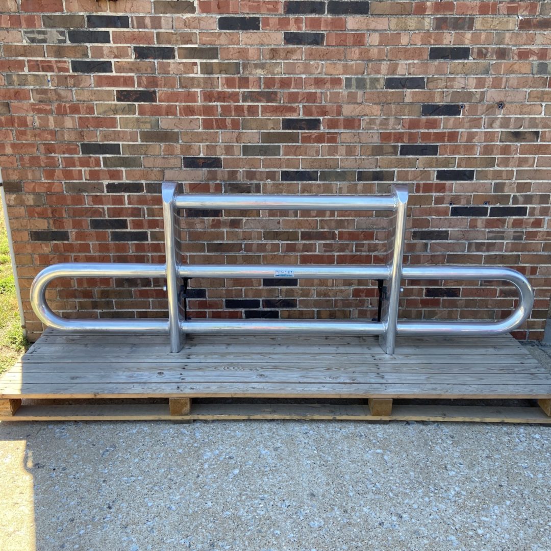 Peterbilt 388 Grille Guard, Front Bumper, Polished (Peterbilt 389)(Magnum 17146)(2007 - Current)(USED)