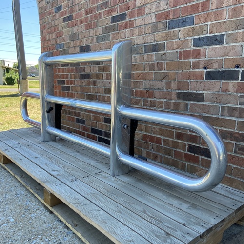 Peterbilt 388 Grille Guard, Front Bumper, Polished (Peterbilt 389)(Magnum 17146)(2007 - Current)(USED) - Image 3