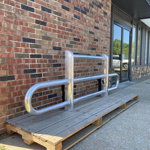 Peterbilt 388 Grille Guard, Front Bumper, Polished (Peterbilt 389)(Magnum 17146)(2007 - Current)(USED) - Image 4