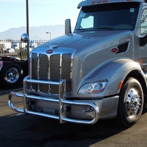 Kenworth T680 Grille Guard, Front Bumper, Polished (Peterbilt 579)(2013-2021)(Magnum 17166)