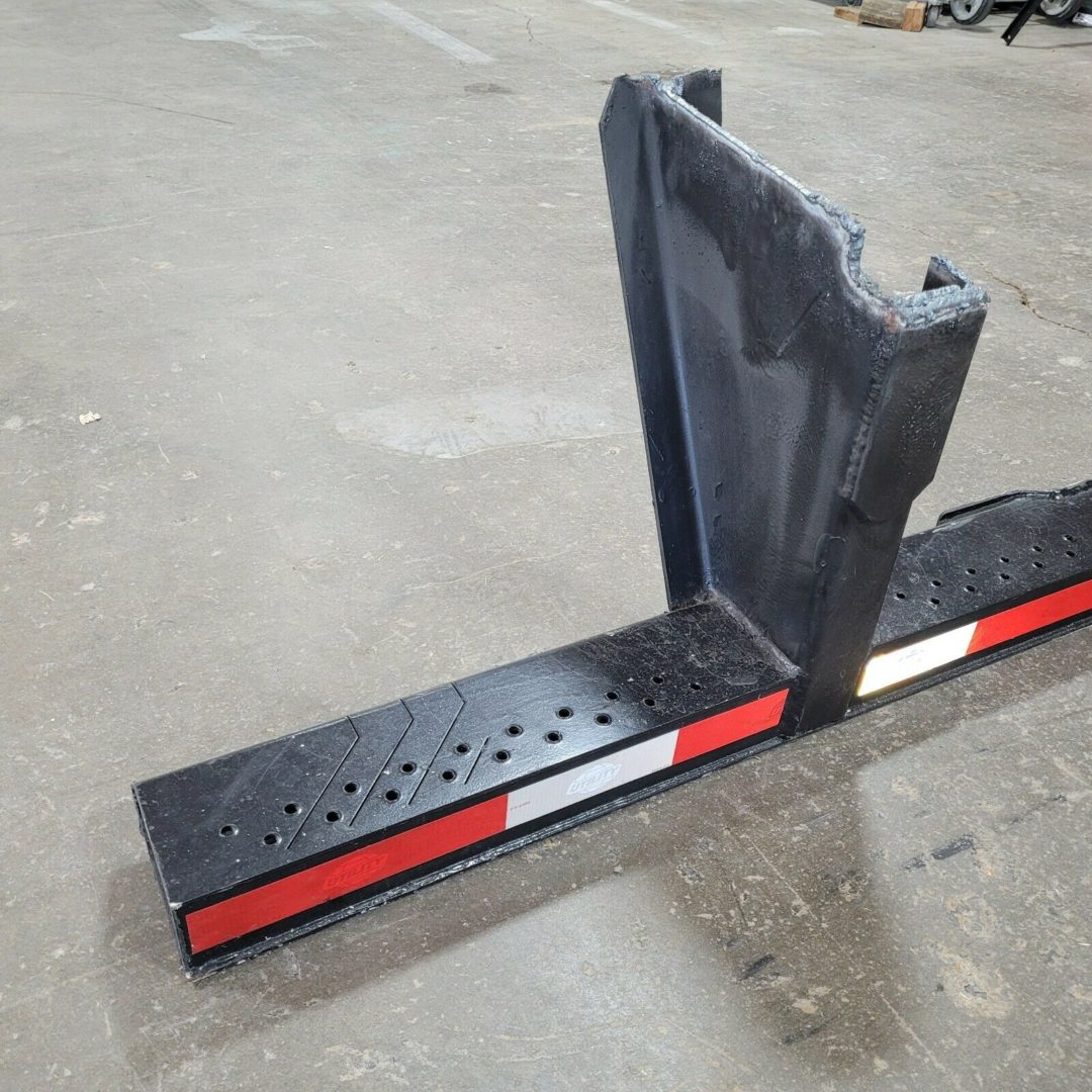 Utility Trailer Rear Impact Guard, Horizontal ICC Bumper, Standard 7", Dock Lock Notch Weld-On (UT41900124-TO) - Image 4