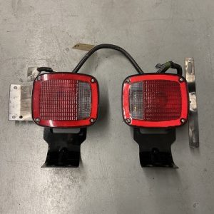Grote 5371 Tail light Set w/68680 Pigtail, Bracket 424 536 02