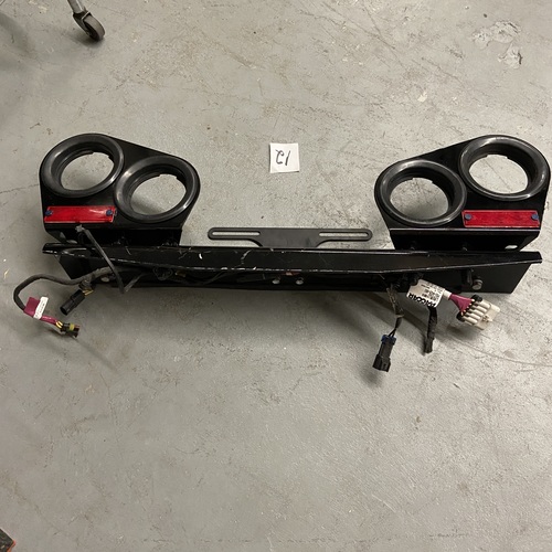 PACCAR G24 6000/10916AA Lighting Bracket w/ 16-06449R & 16-06449L - Image 2