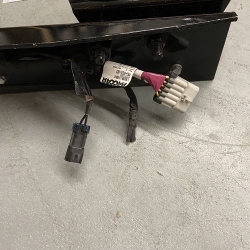 PACCAR G24 6000/10916AA Lighting Bracket w/ 16-06449R & 16-06449L - Image 3