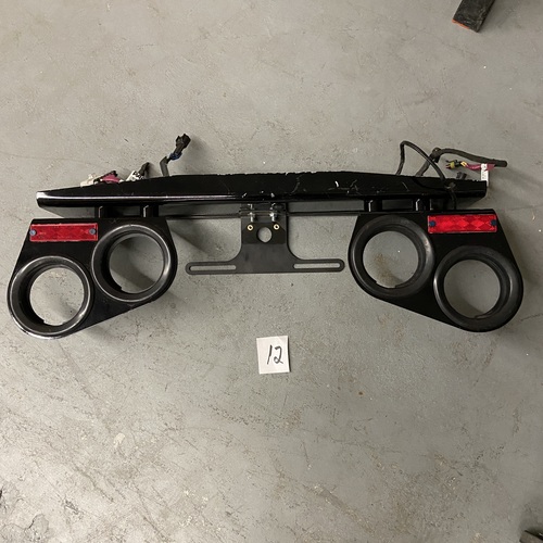 PACCAR G24 6000/10916AA Lighting Bracket w/ 16-06449R & 16-06449L