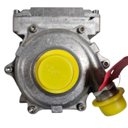 International 2523422C1 Booster Pump, Electric Heated (Genuine) - Image 3